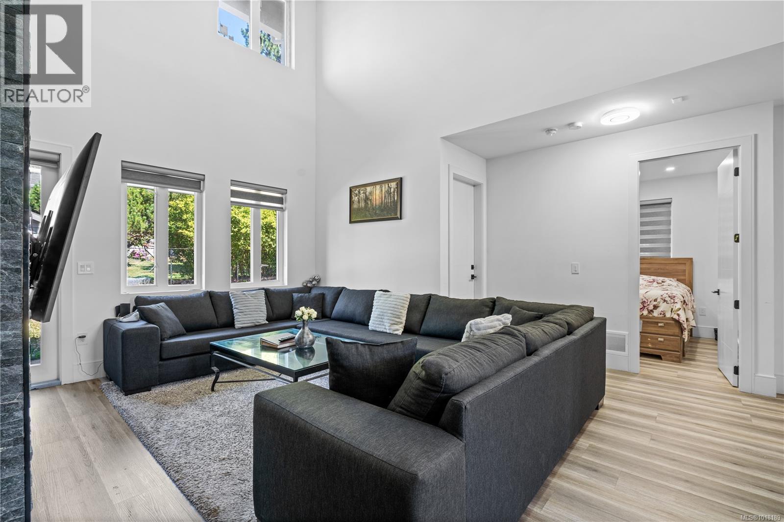  146 Cadillac Avenue, Saanich