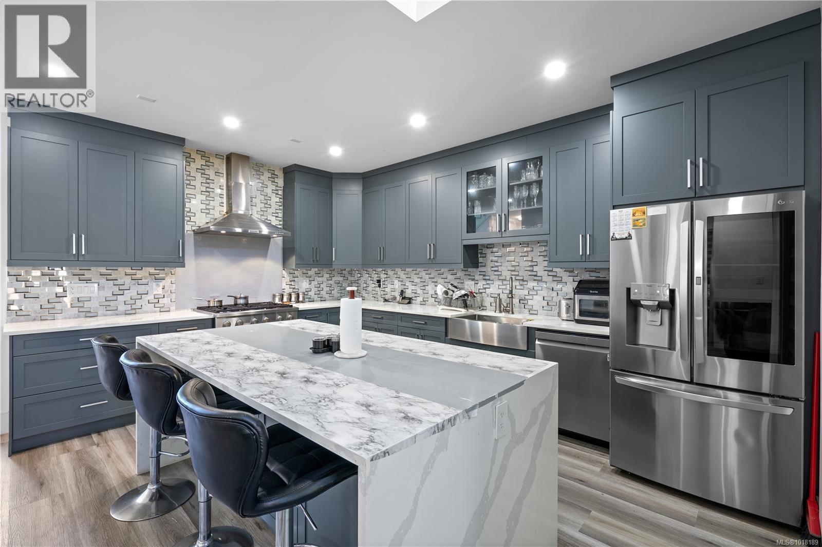  146 Cadillac Avenue, Saanich