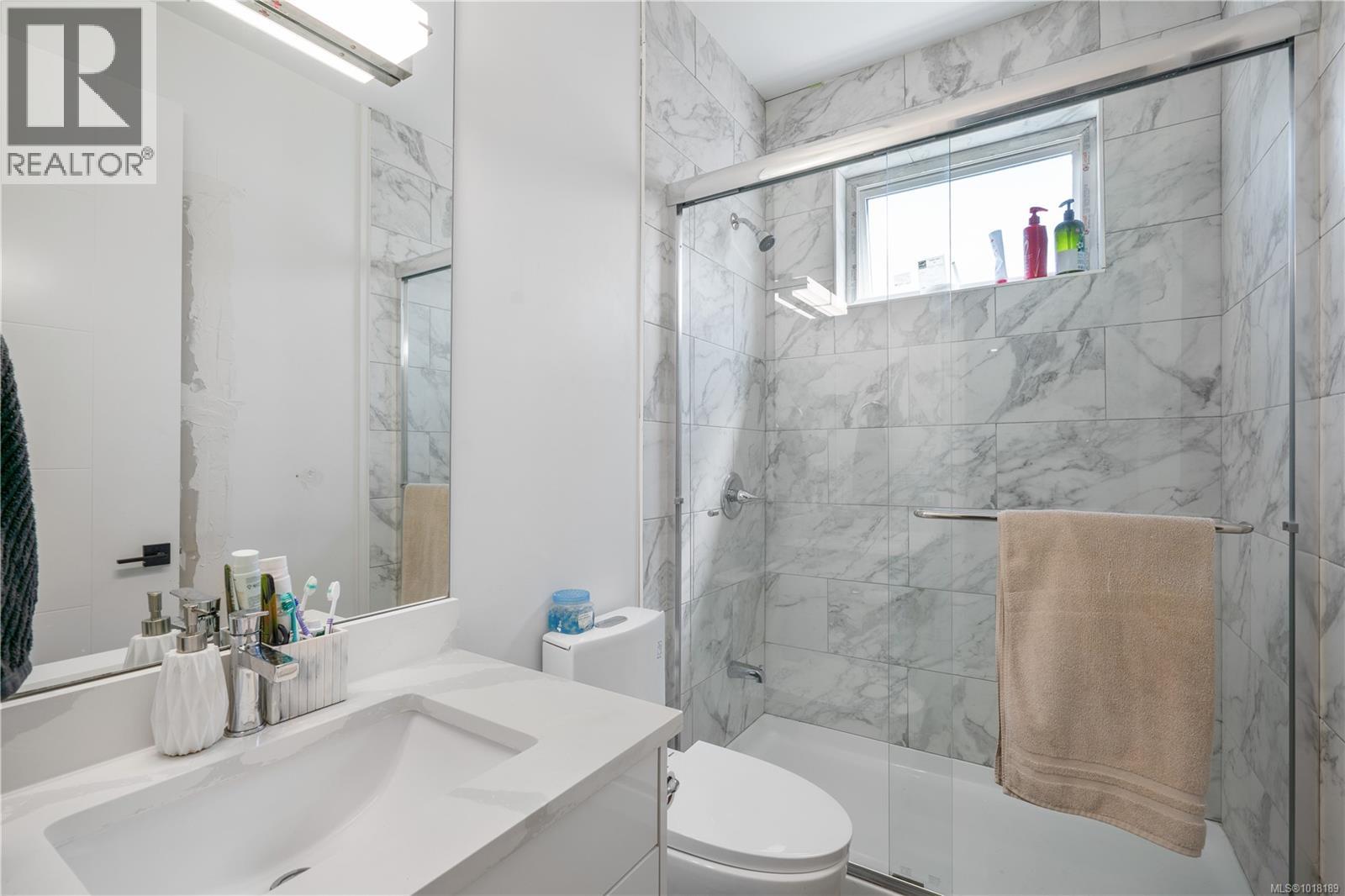  146 Cadillac Avenue, Saanich