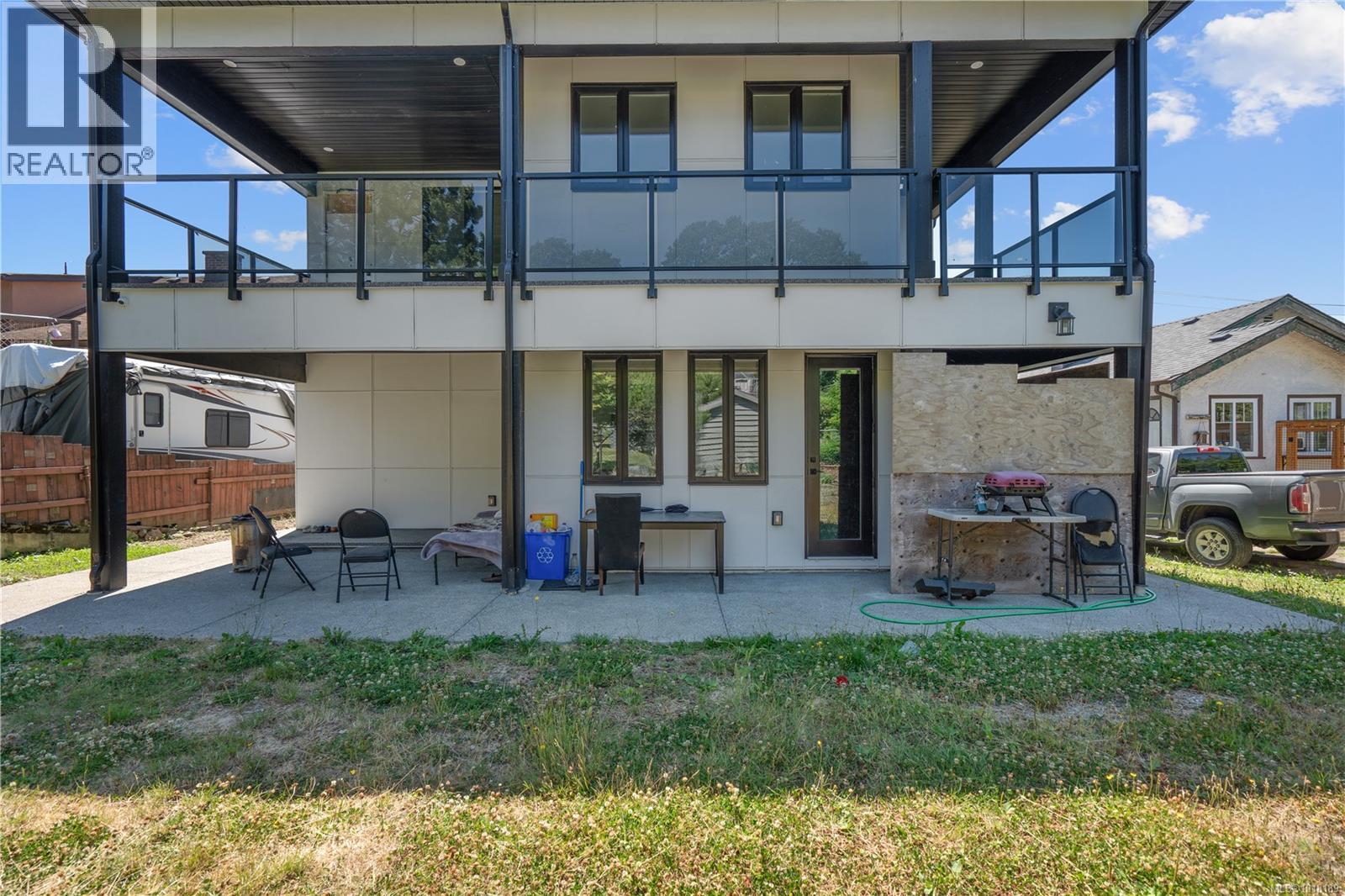  146 Cadillac Avenue, Saanich