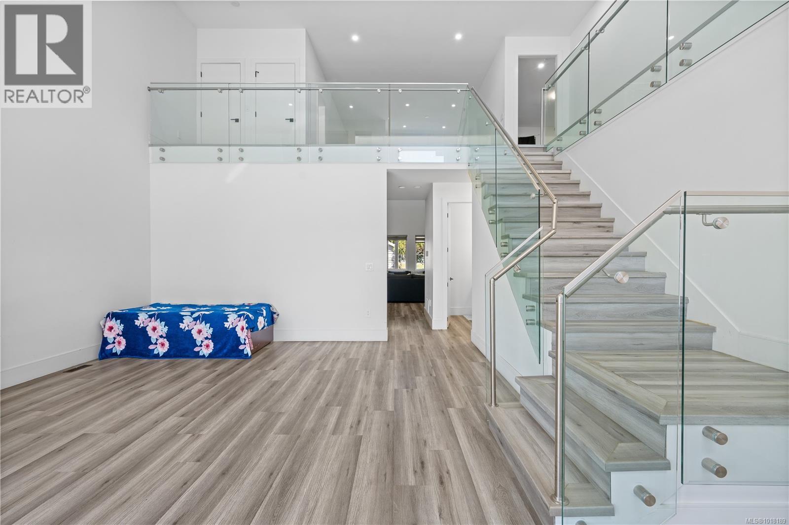  146 Cadillac Avenue, Saanich