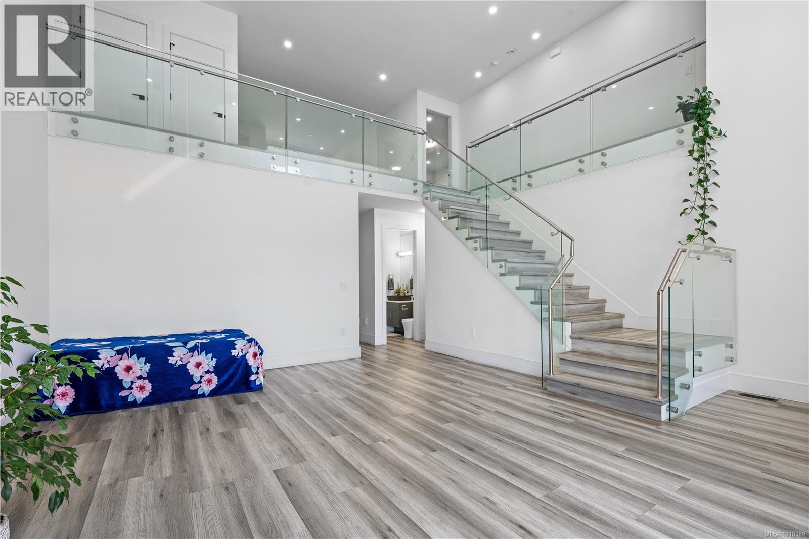  146 Cadillac Avenue, Saanich