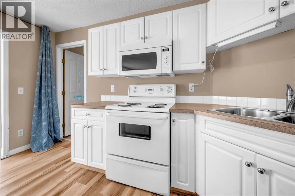 Single Family House for Sale in   valleyview Park SE Dover Calgary 