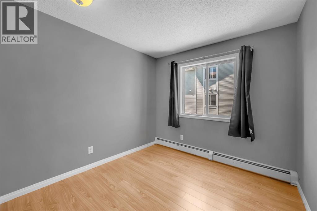 Single Family House for Sale in   valleyview Park SE Dover Calgary 