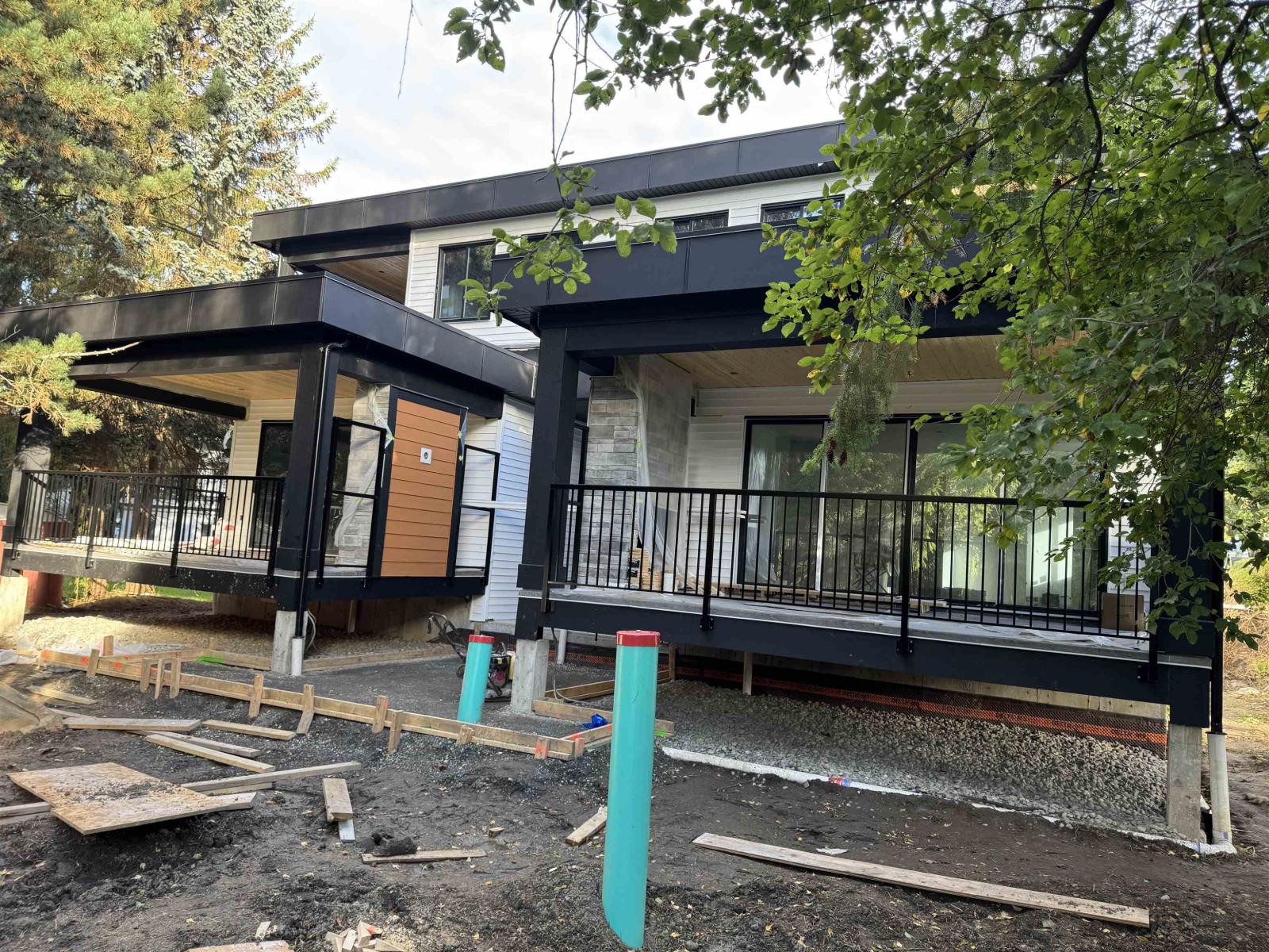 14206 NORTH BLUFF ROAD, White Rock