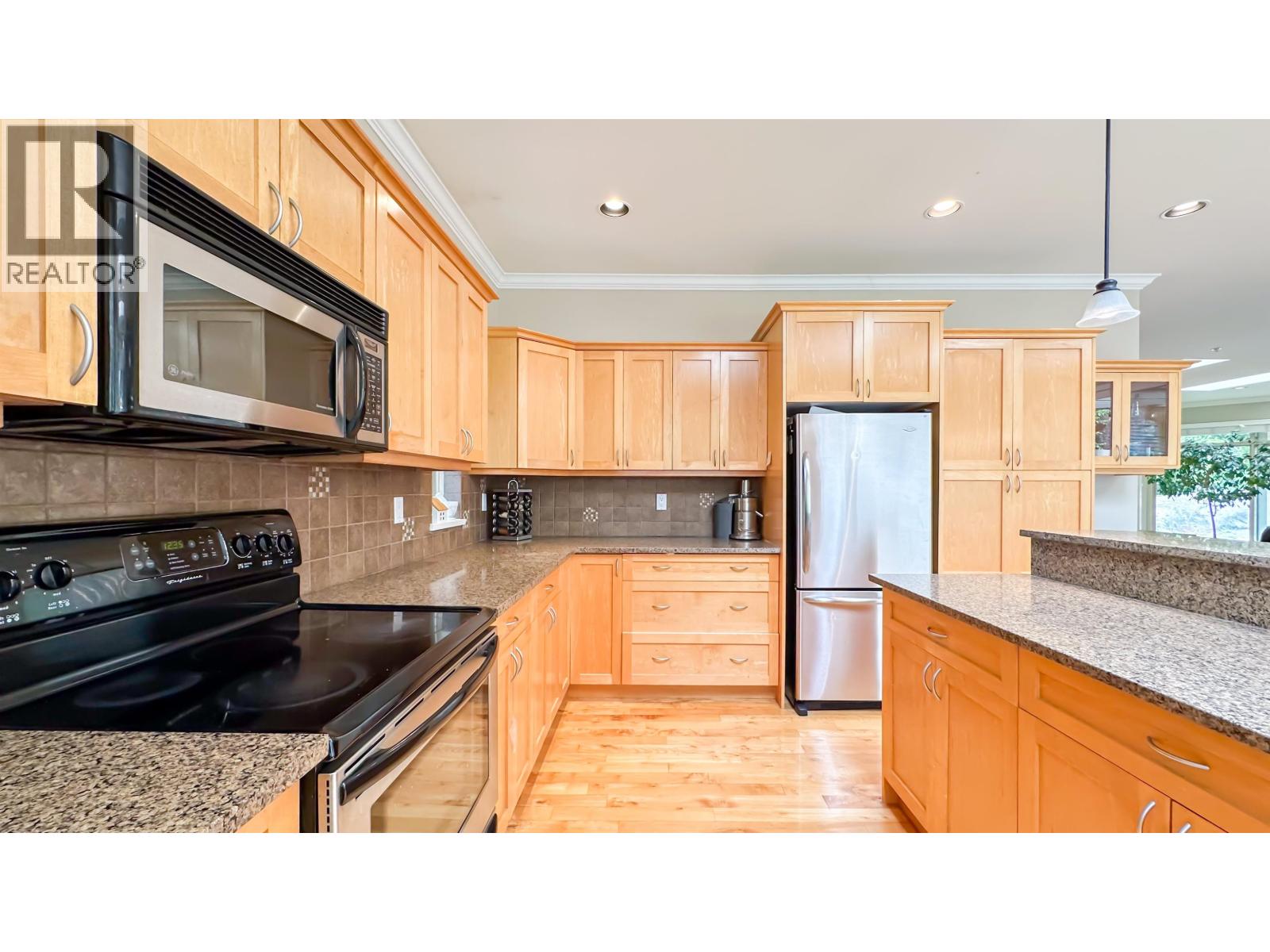 158 STONEGATE DRIVE, West Vancouver