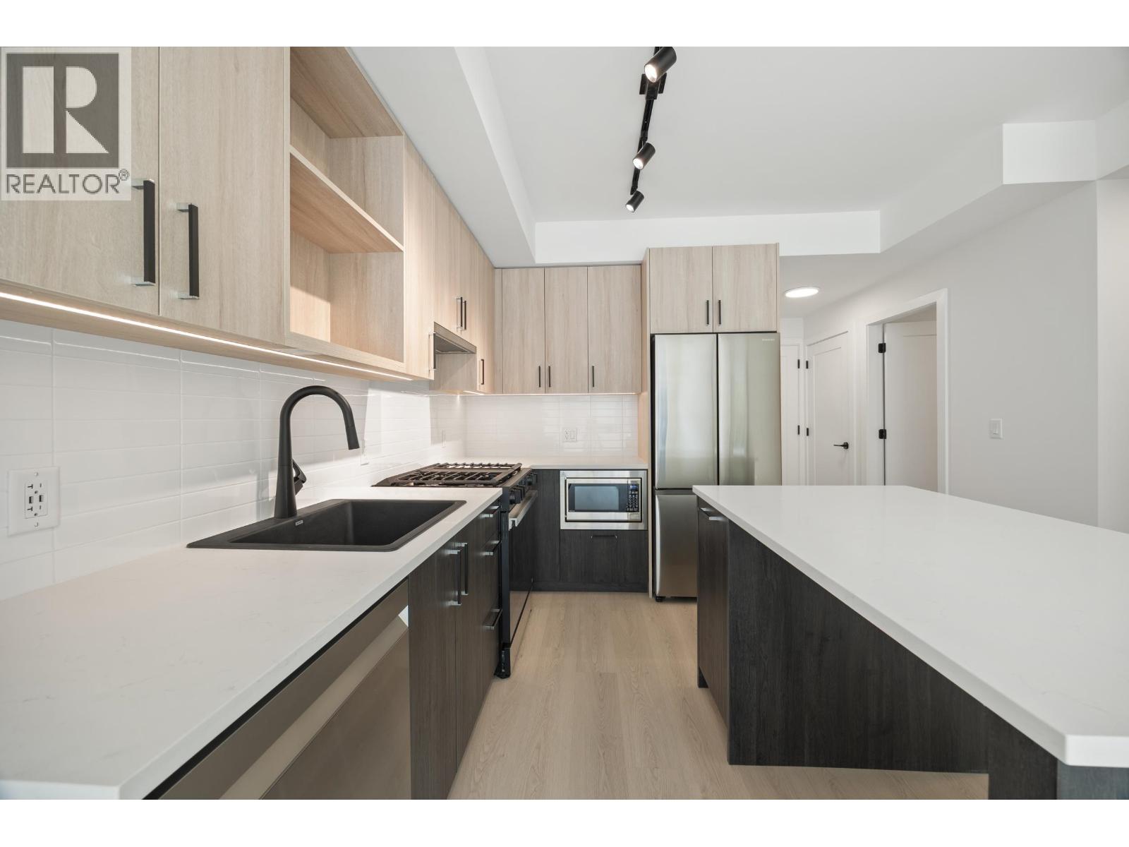 116 2002 ST. GEORGE STREET, Port Moody