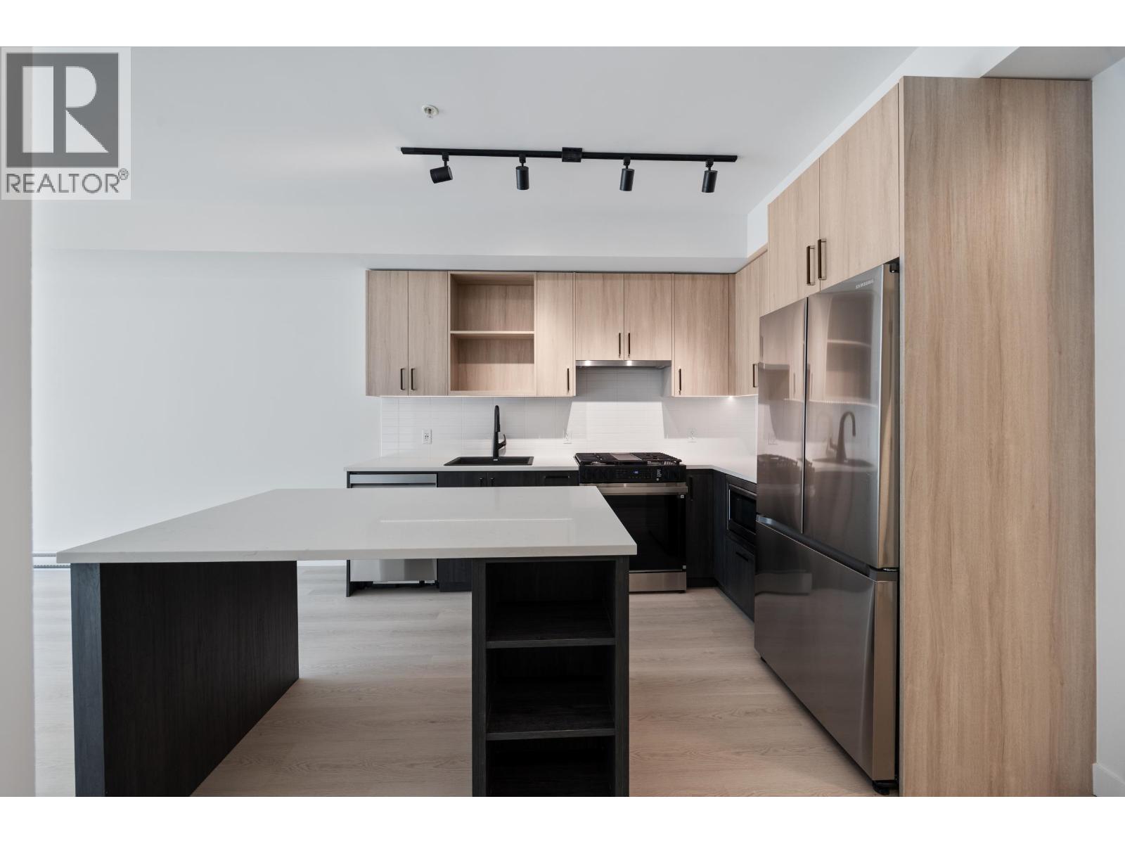 116 2002 ST. GEORGE STREET, Port Moody