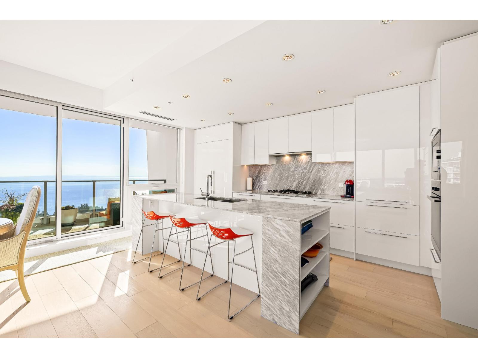 1804 1501 FOSTER STREET, White Rock