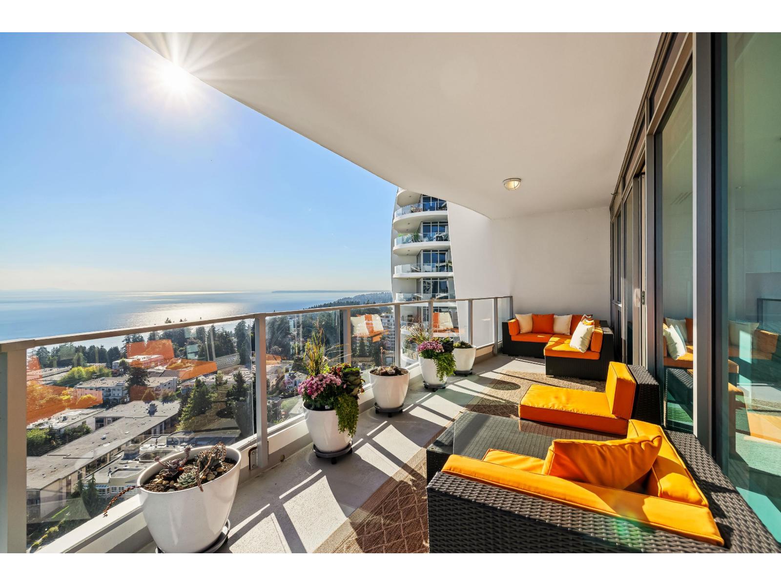 1804 1501 FOSTER STREET, White Rock