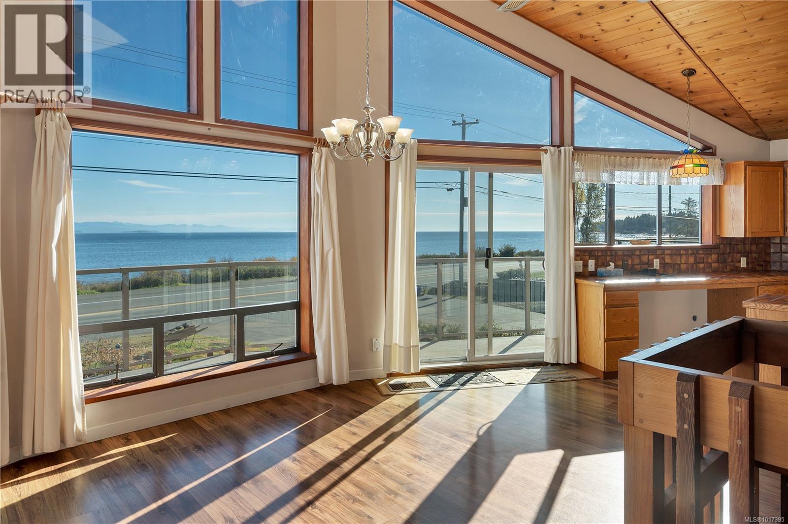 2946 Island Hwy S, Campbell River