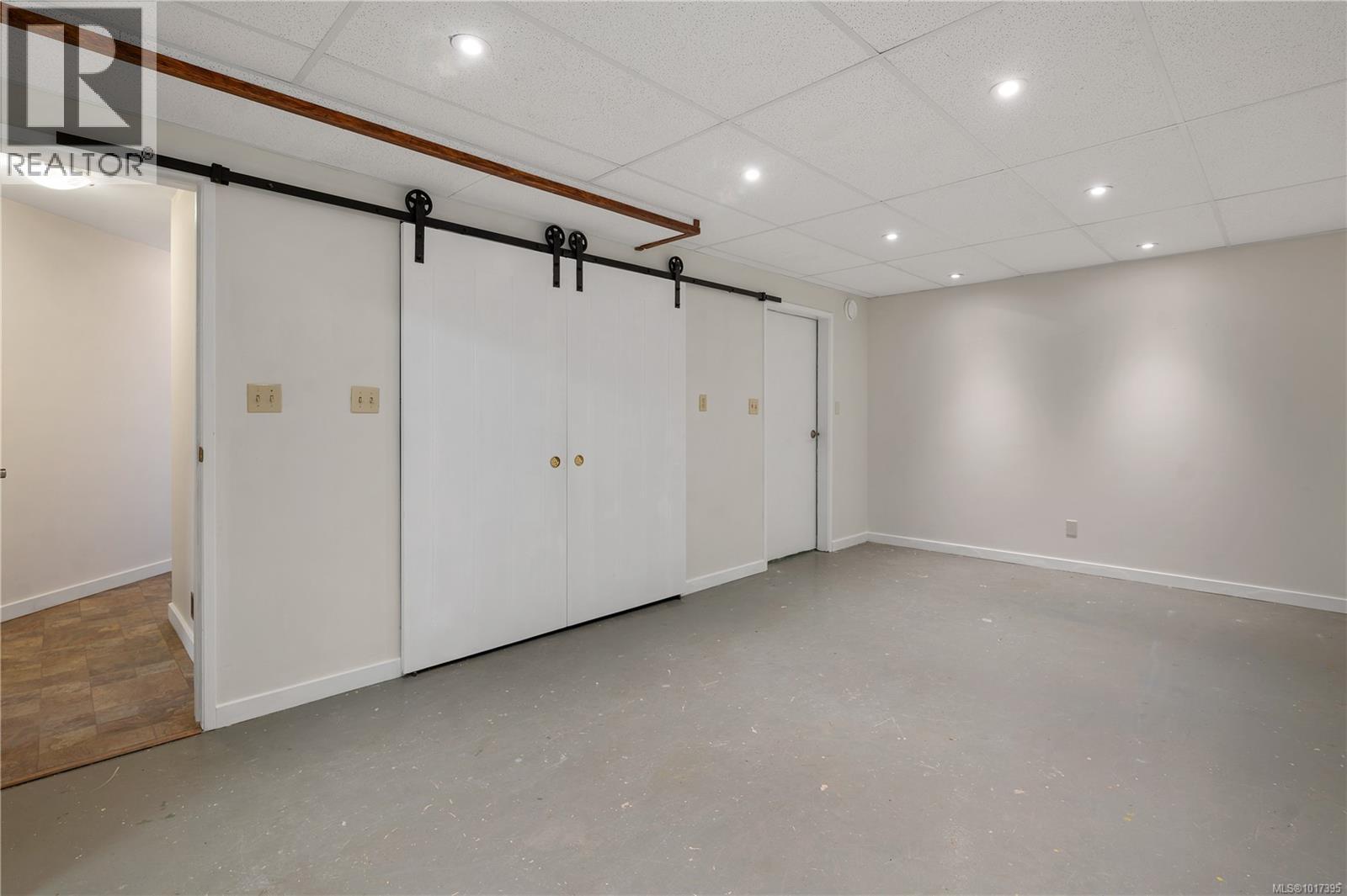 2946 Island Hwy S, Campbell River