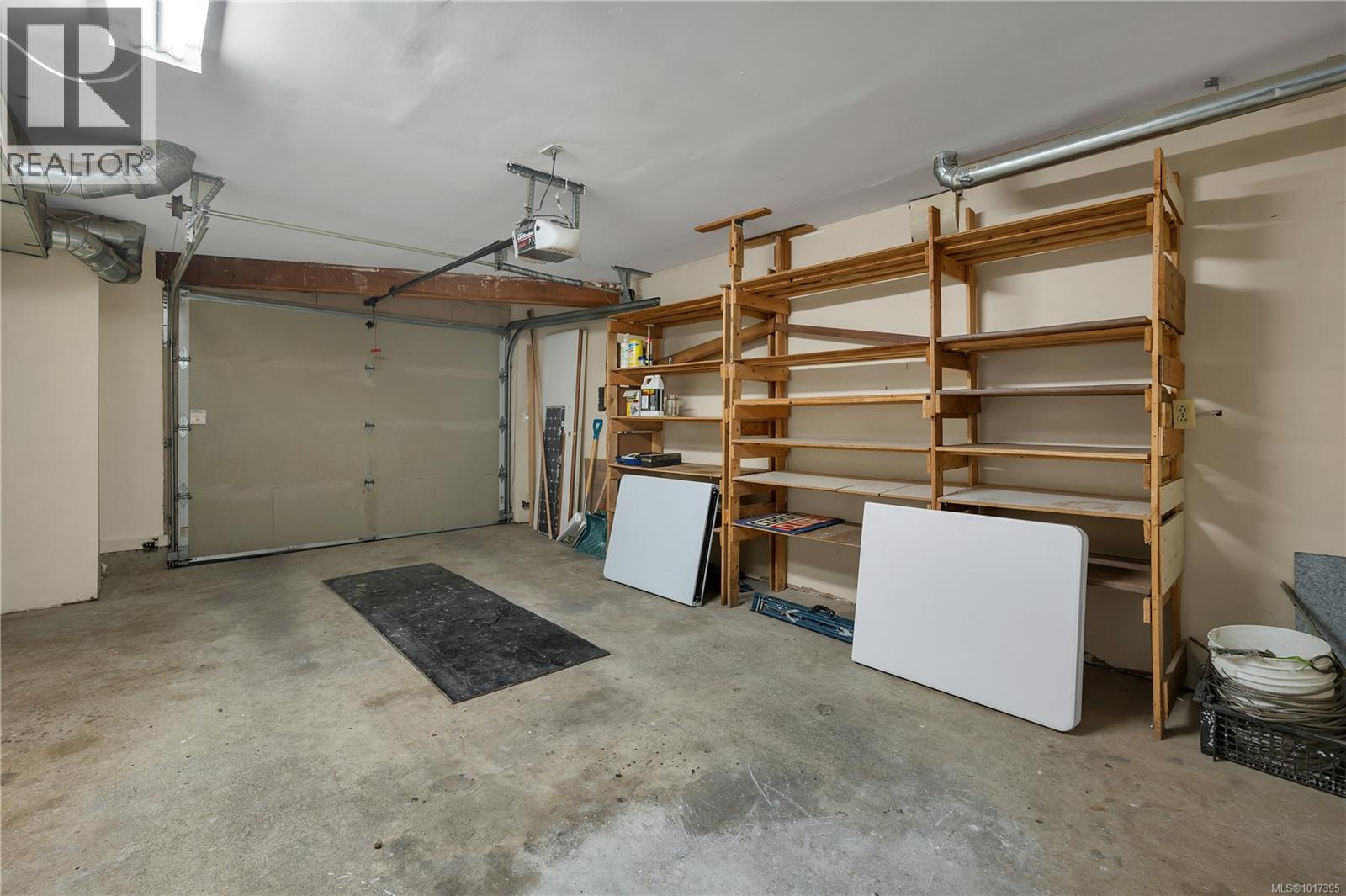 2946 Island Hwy S - 34