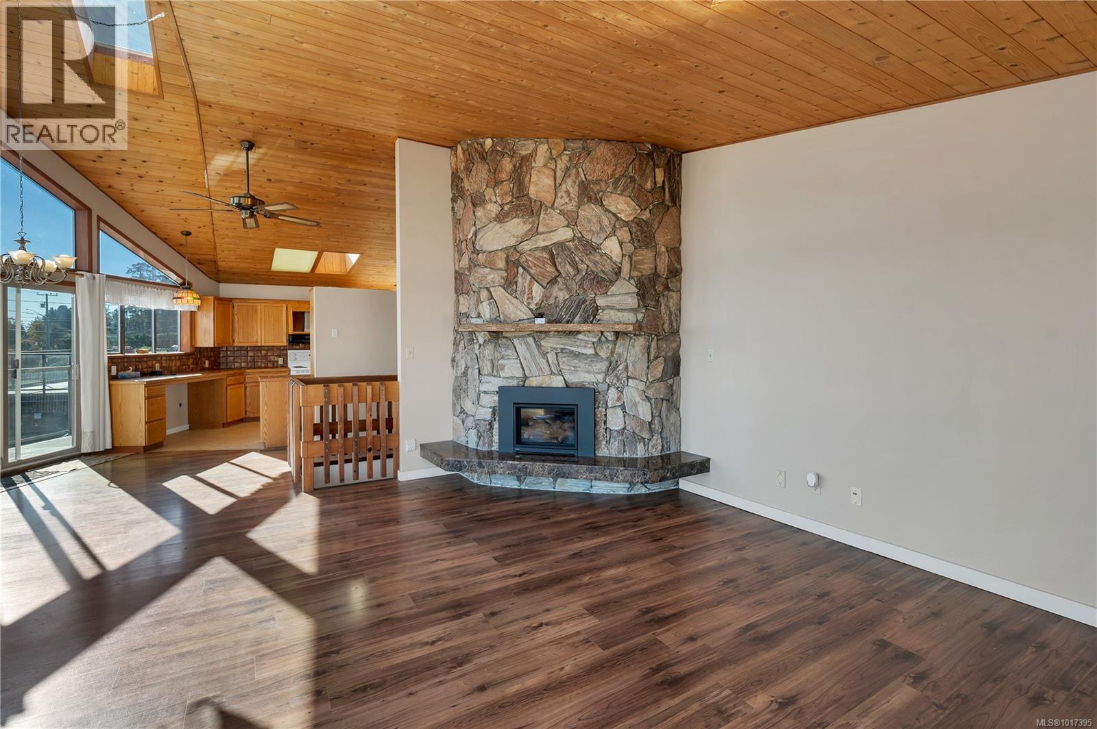 2946 Island Hwy S, Campbell River