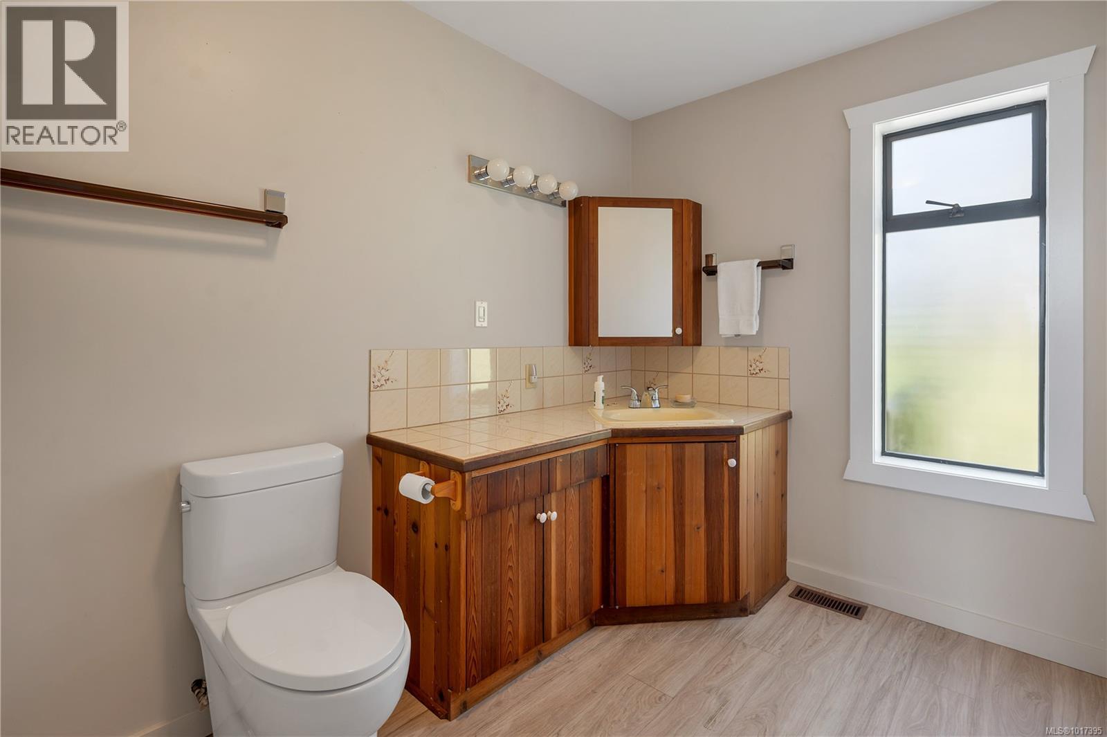 2946 Island Hwy S, Campbell River