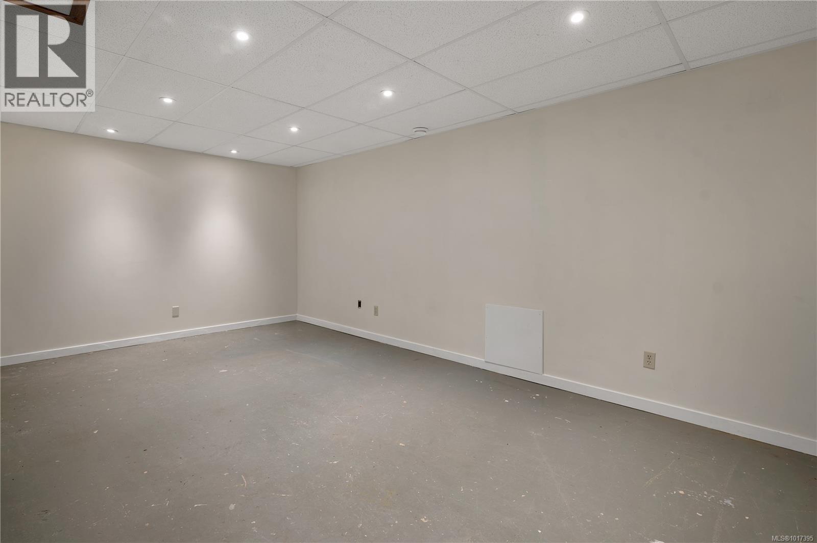 2946 Island Hwy S, Campbell River