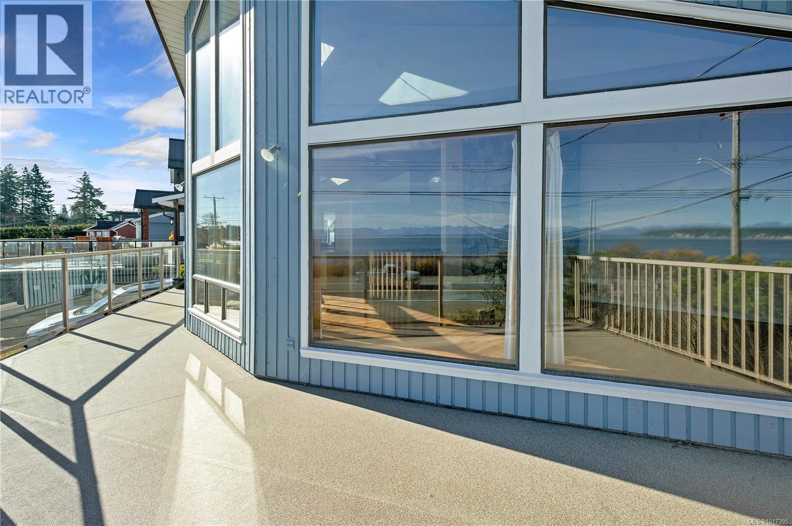 2946 Island Hwy S, Campbell River