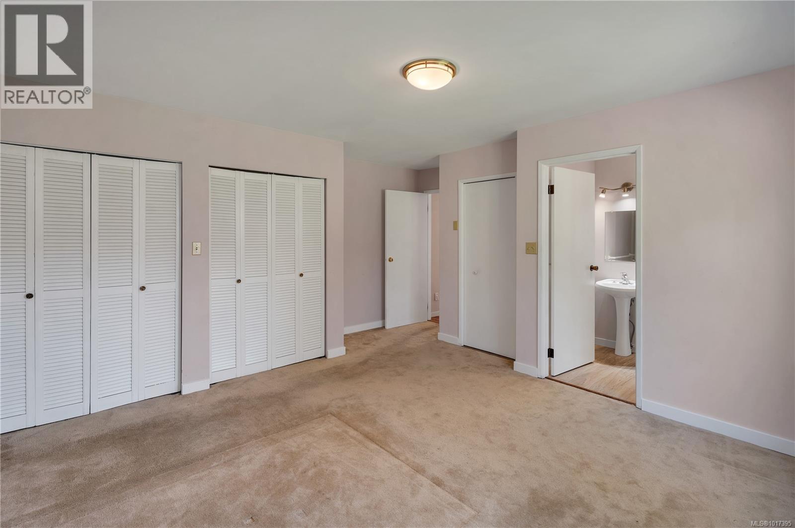 2946 Island Hwy S, Campbell River