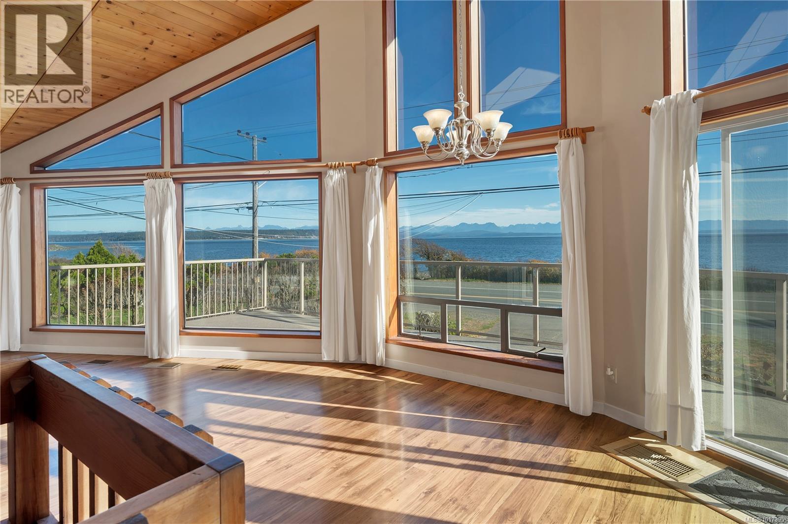 2946 Island Hwy S, Campbell River