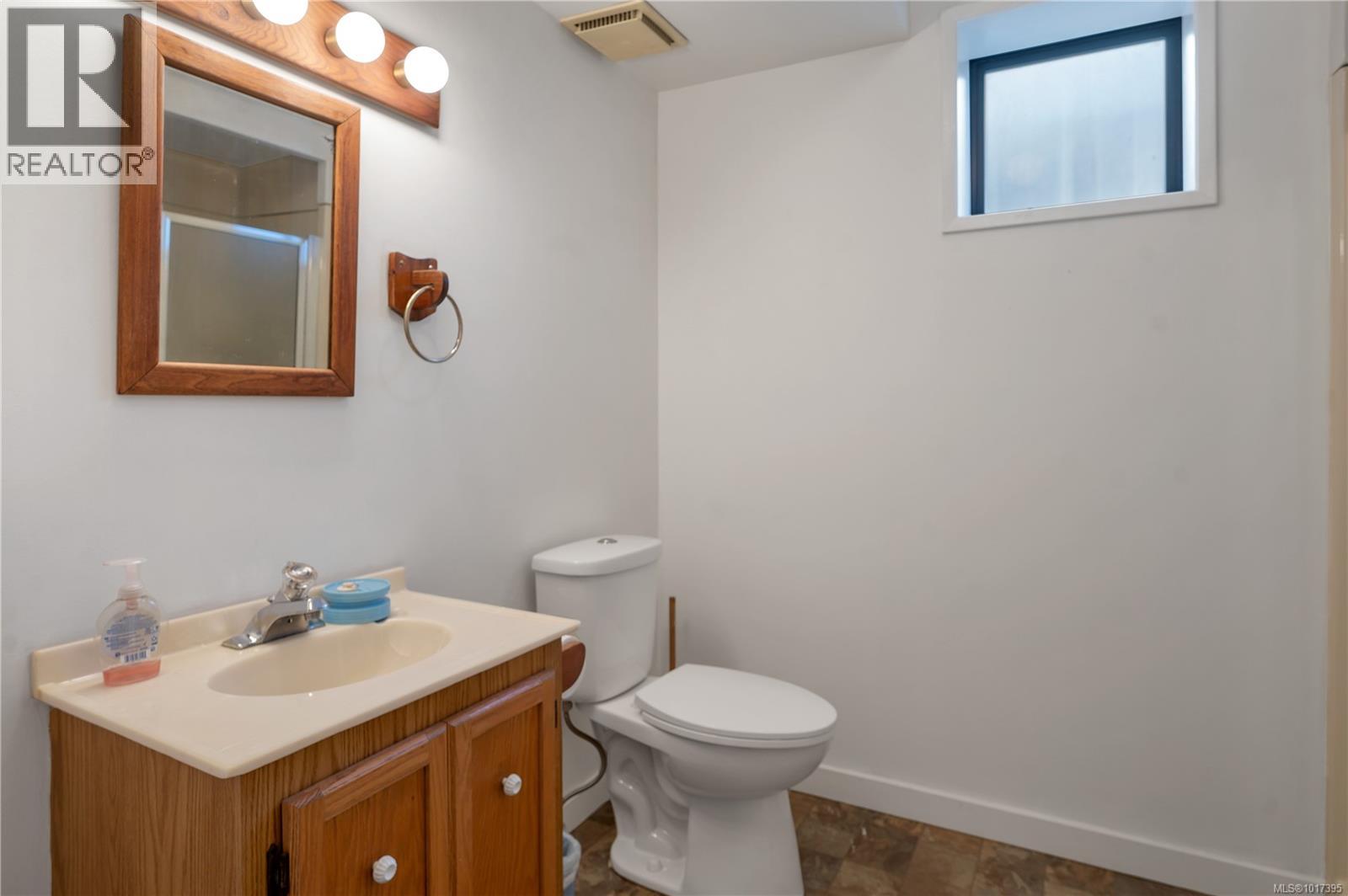 2946 Island Hwy S, Campbell River