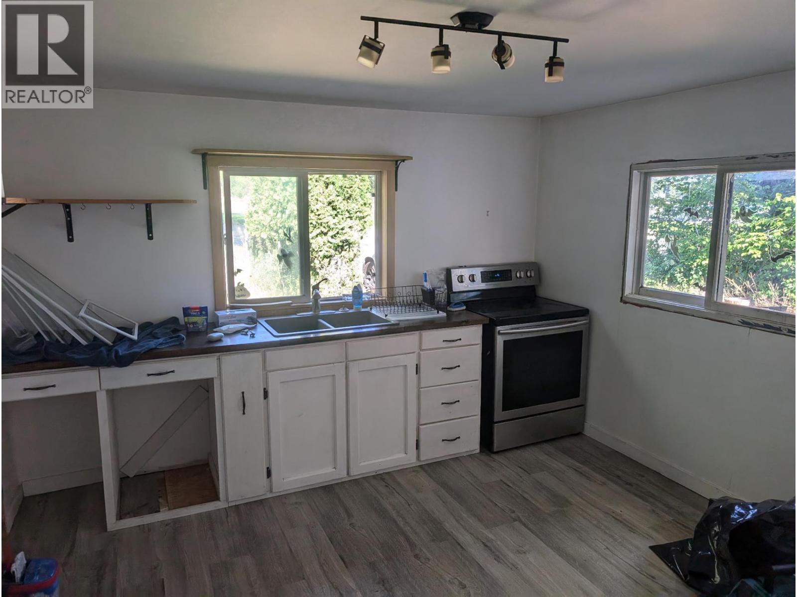 54 Young Road, Clearwater