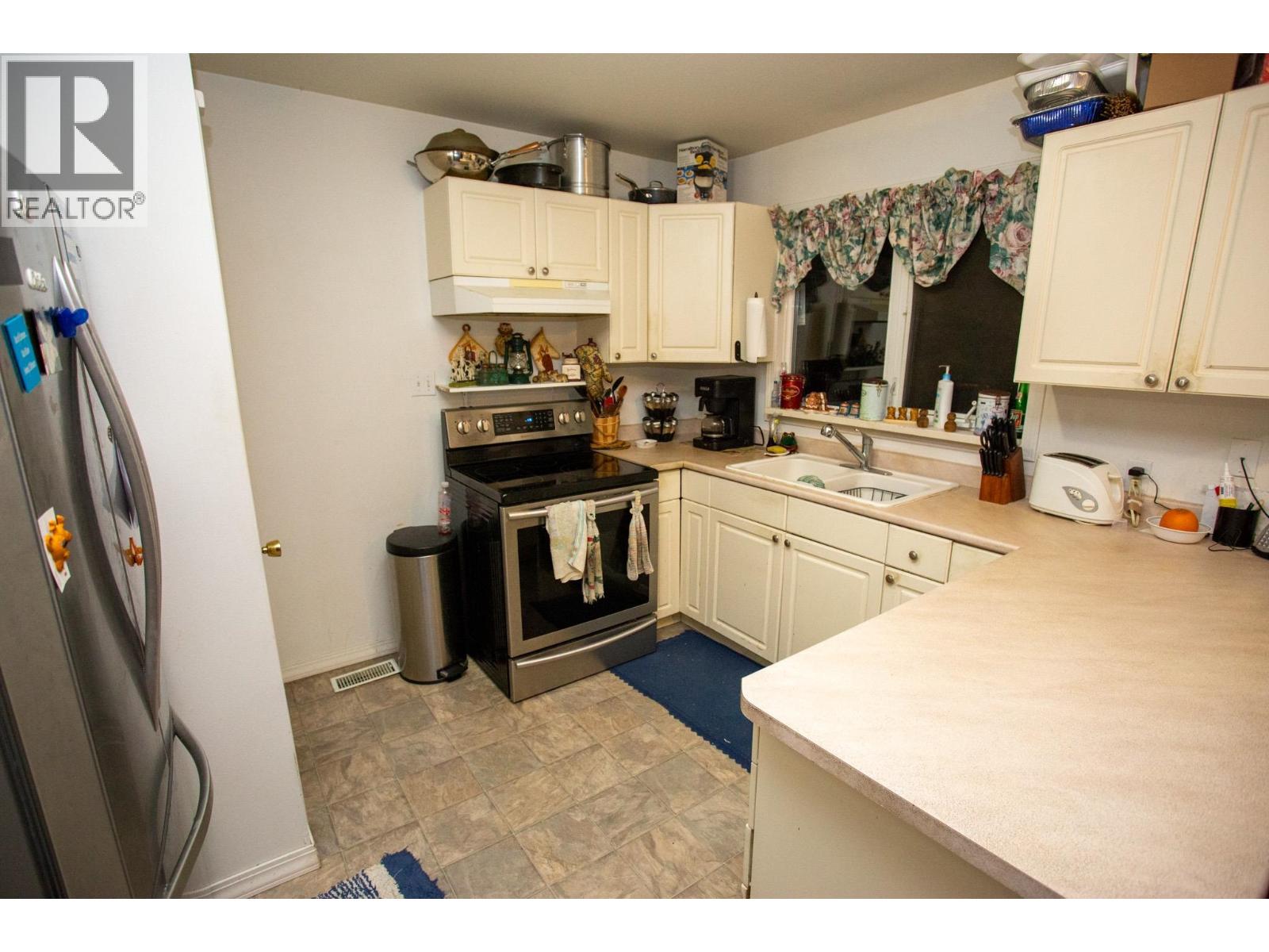 389 S LYON STREET, Prince George