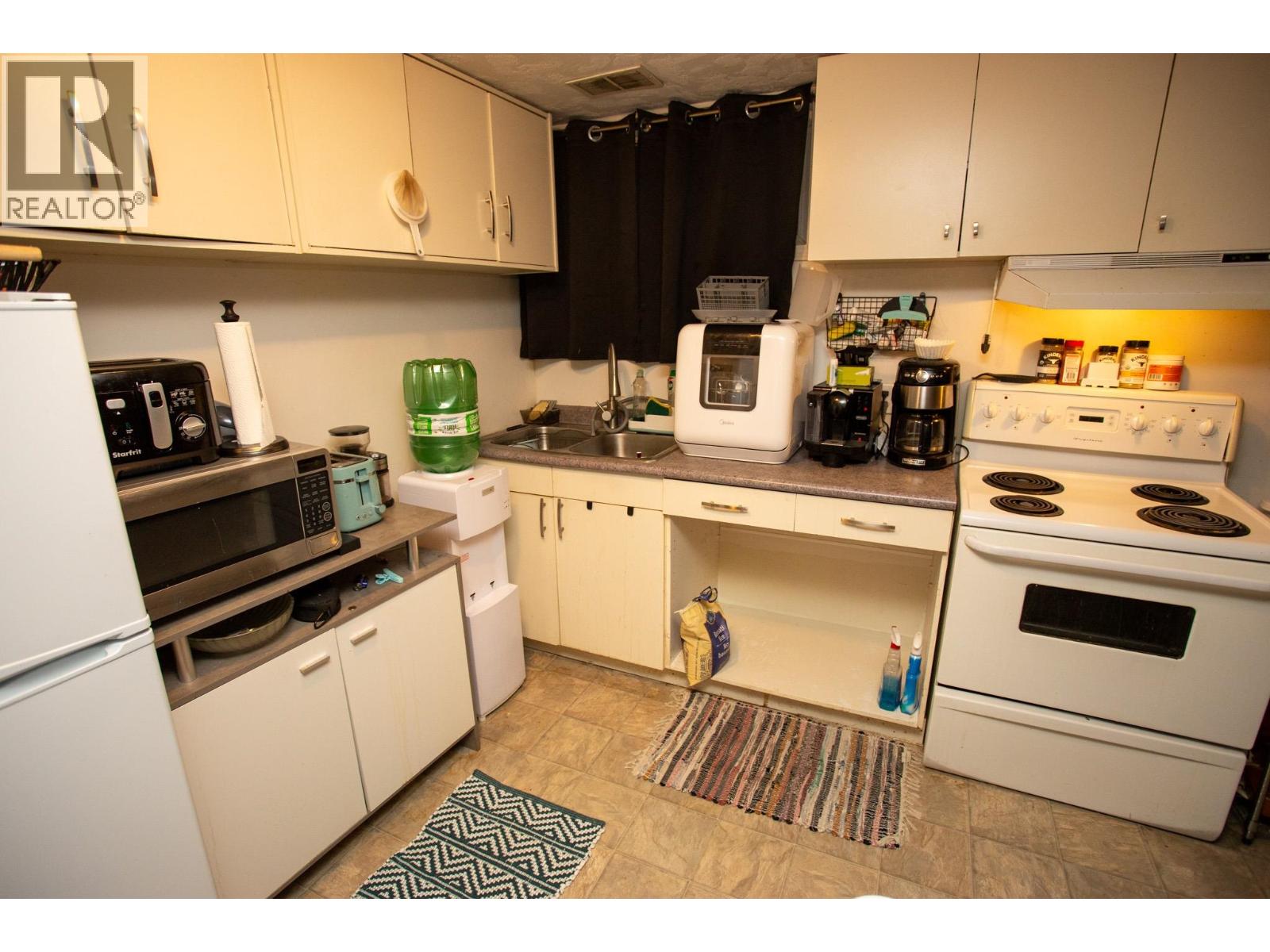 389 S LYON STREET, Prince George