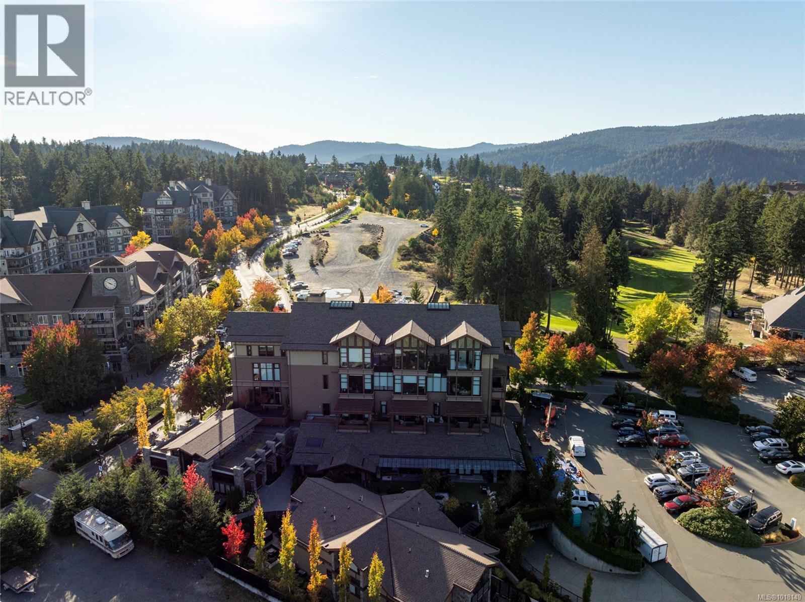 205 2049 Country Club Way, Langford