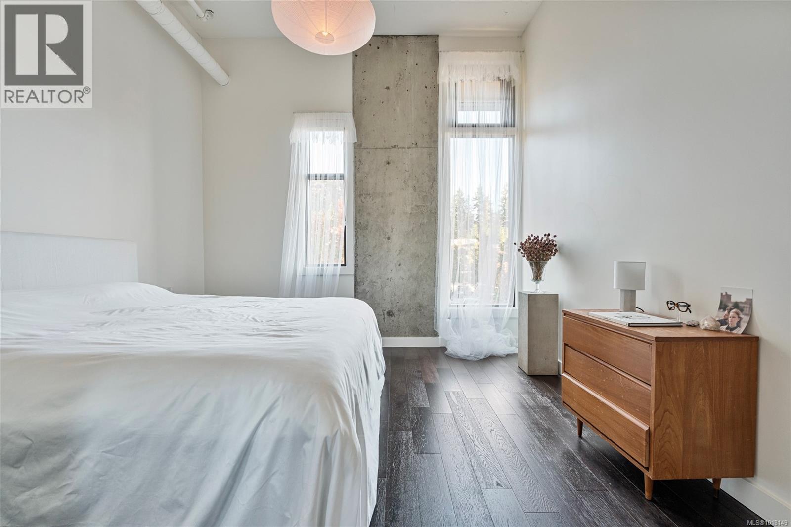 205 2049 Country Club Way, Langford