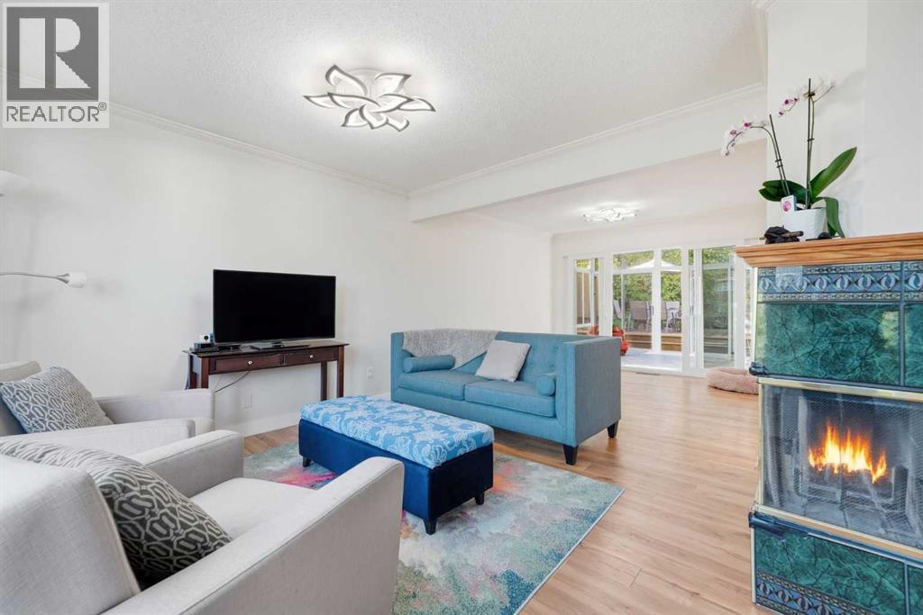 Single Family House for Sale in   Avenue NW Bowness Calgary 
