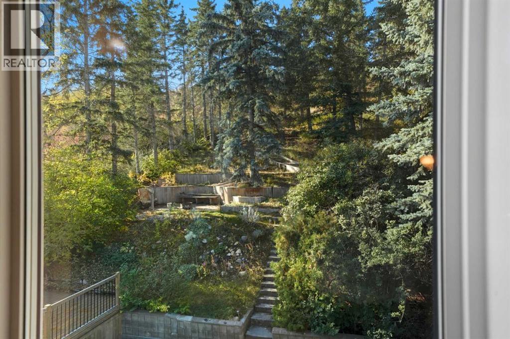 Single Family House for Sale in   Avenue NW Bowness Calgary 