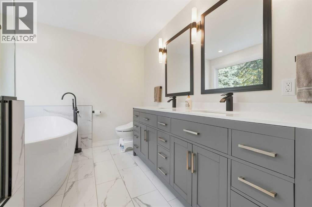 Single Family House for Sale in   Avenue NW Bowness Calgary 