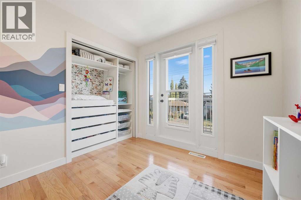 Single Family House for Sale in   Avenue NW Bowness Calgary 