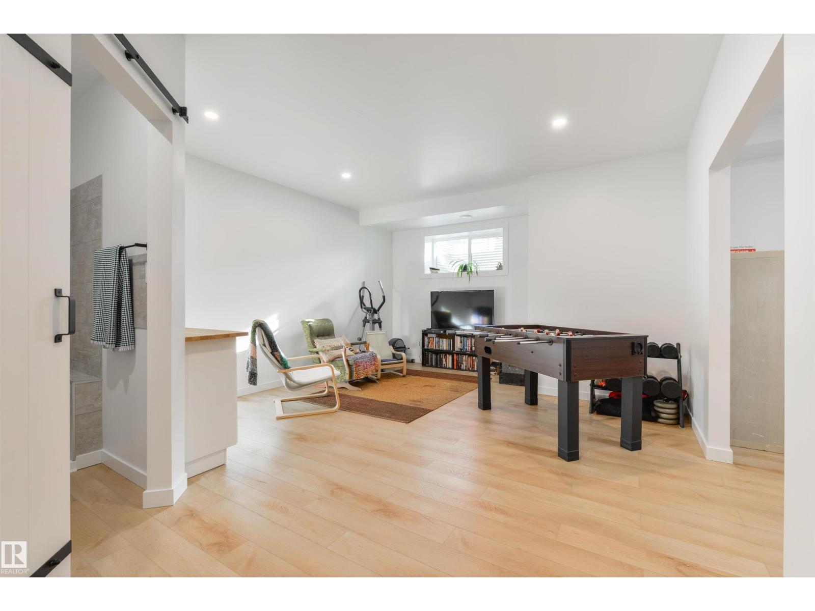 1 TAYLOR PL, Ardrossan