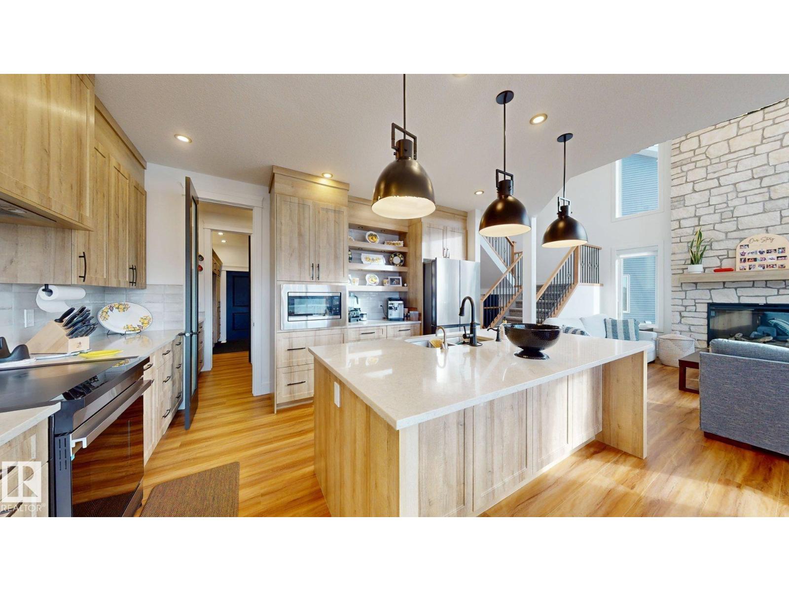 16615 32 AV SW, Edmonton