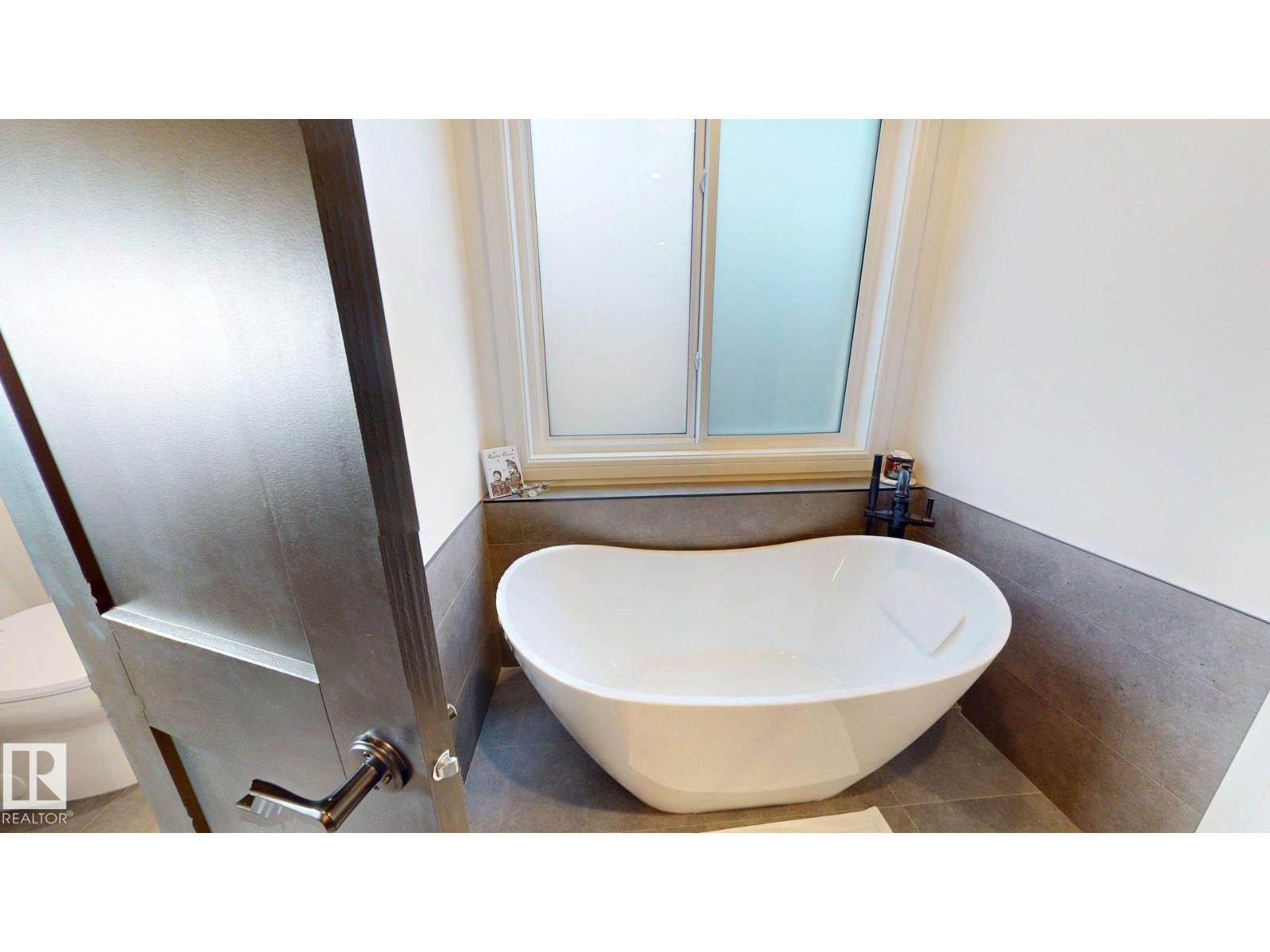 16615 32 AV SW, Edmonton