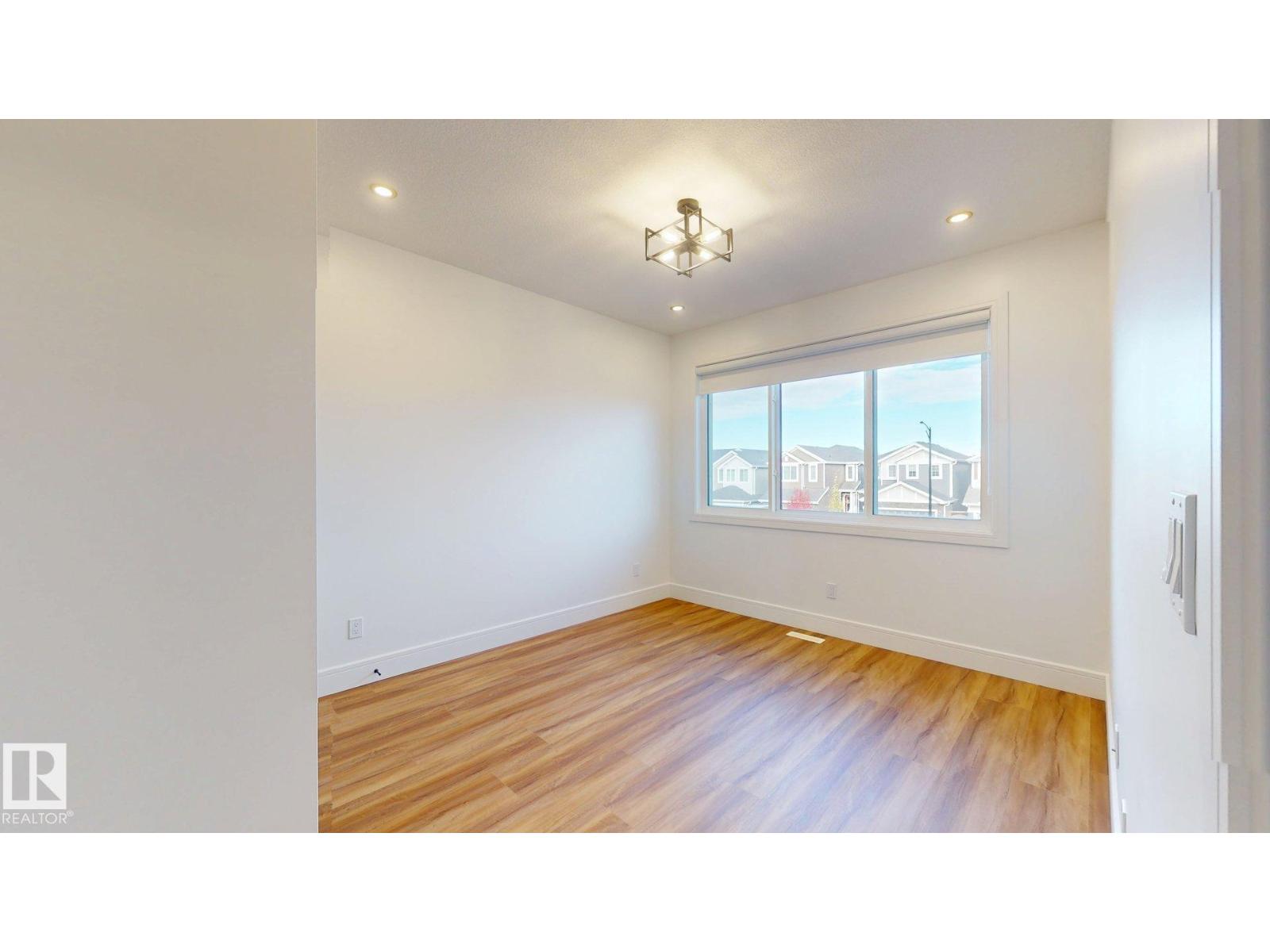 16615 32 AV SW, Edmonton