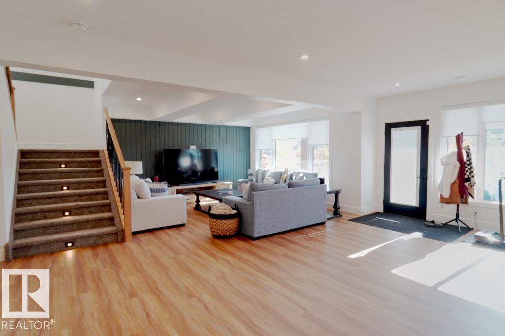 16615 32 AV SW, Edmonton