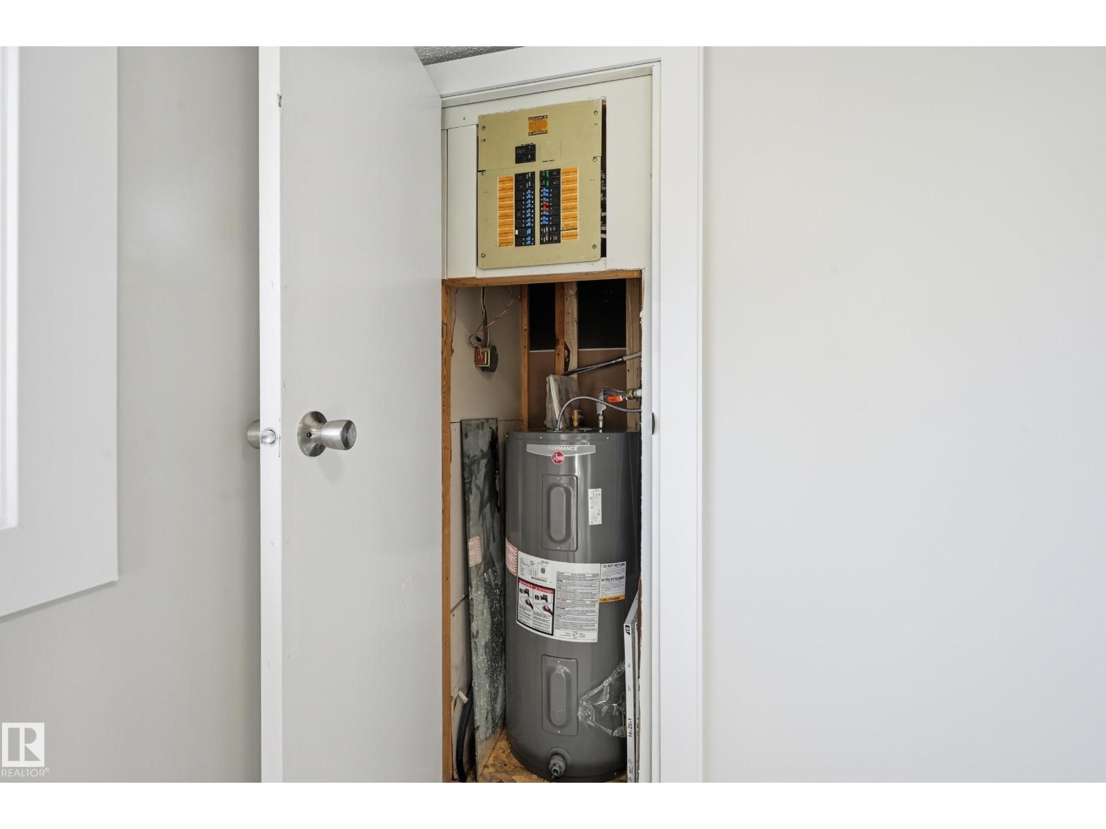 2 Cliff CR NW, Edmonton