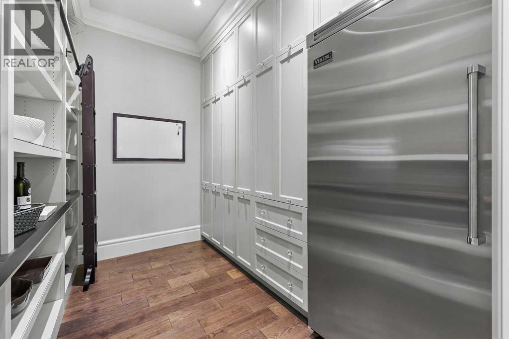 Single Family House for Sale in   Avenue SW Elboya Calgary 