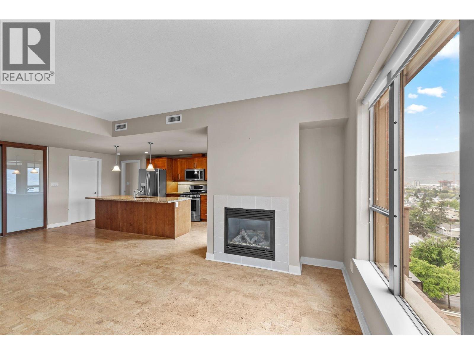 1207 1160 Bernard Avenue, Kelowna