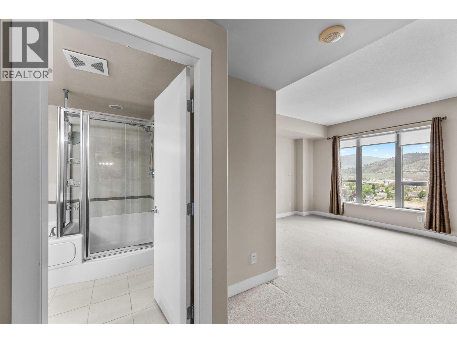 1207 1160 Bernard Avenue, Kelowna