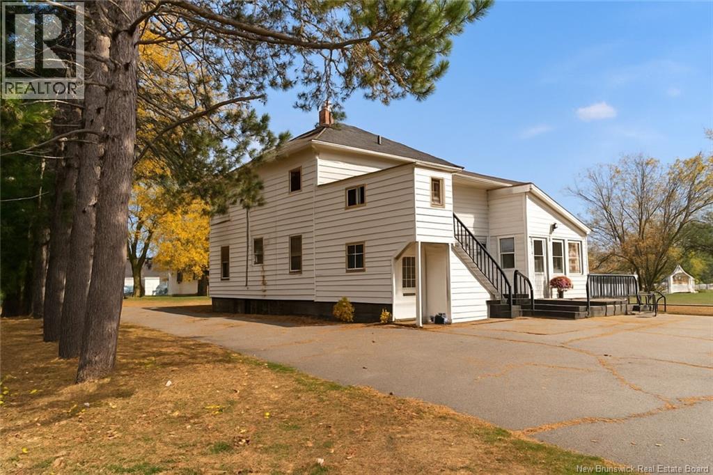 525 Newcastle Boulevard - Photo 2 of 30, Miramichi, New Brunswick