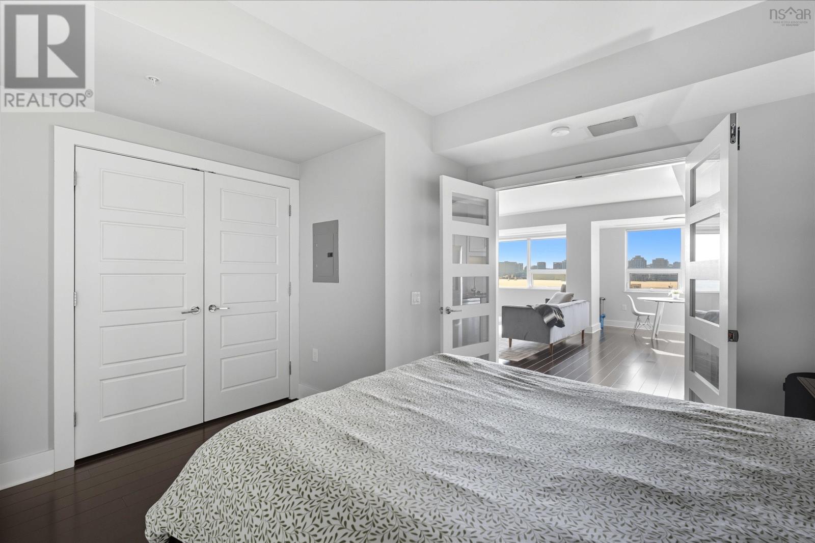 Property 12 of 23 of 605 31 Kings Wharf Place