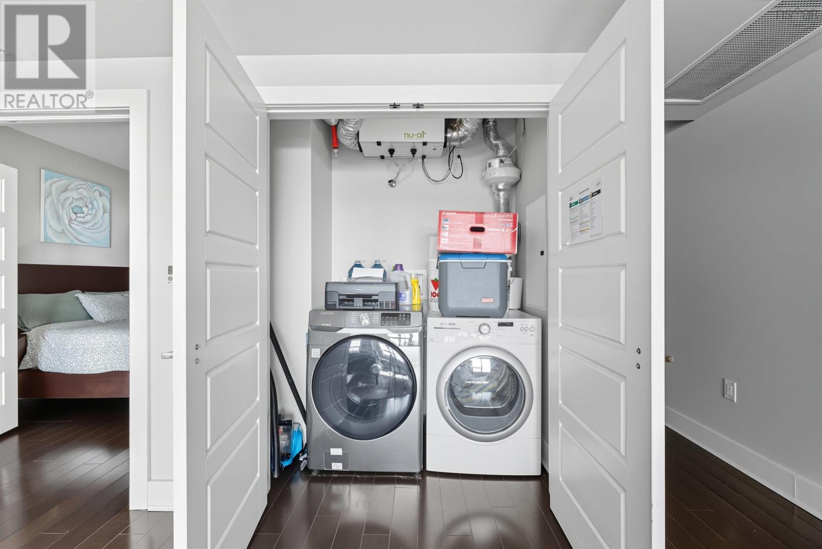 Property 18 of 23 of 605 31 Kings Wharf Place