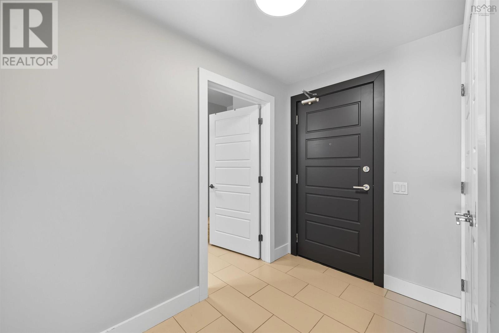 Property 19 of 23 of 605 31 Kings Wharf Place