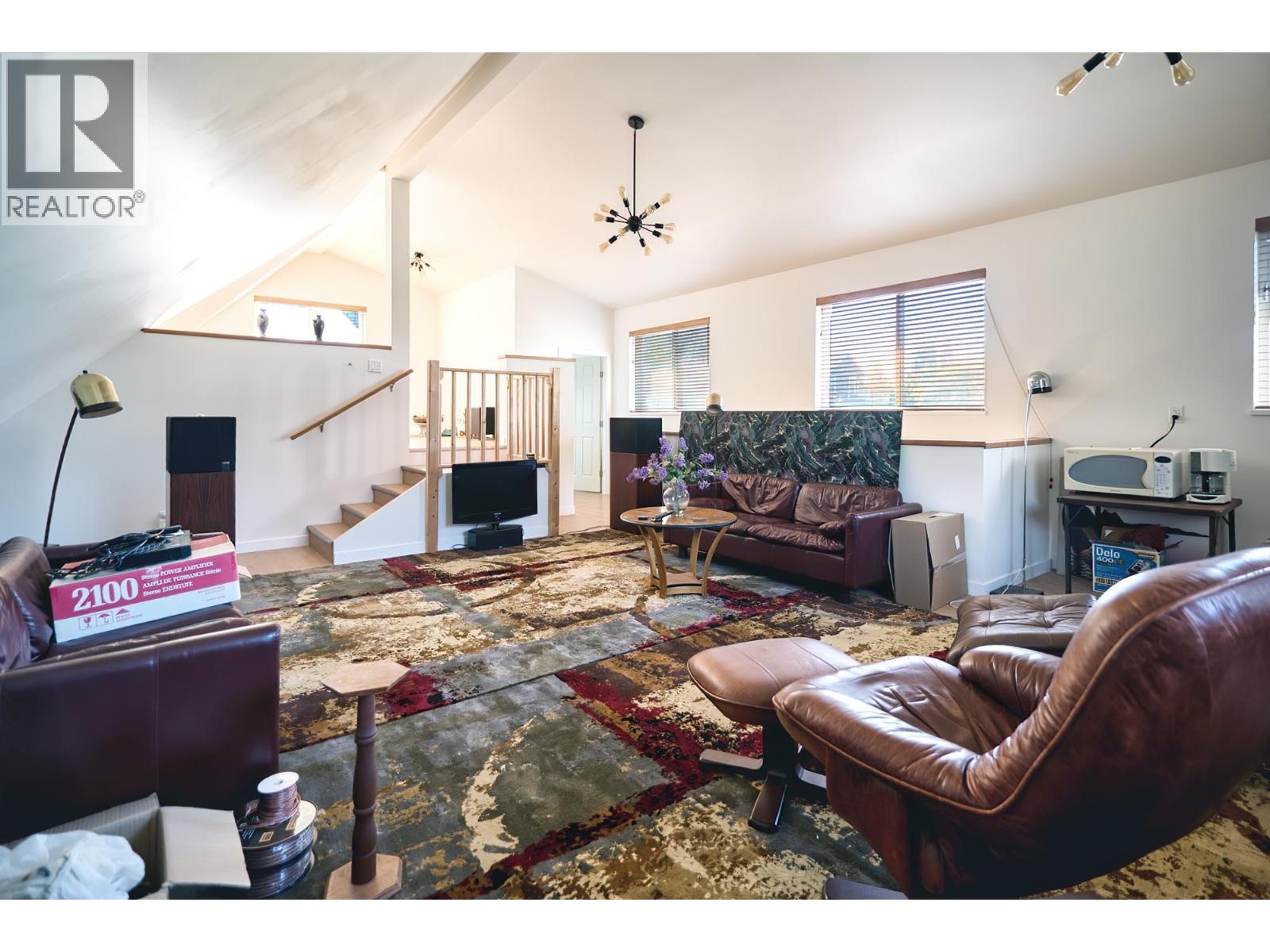 5005 BAY ROAD, Sechelt