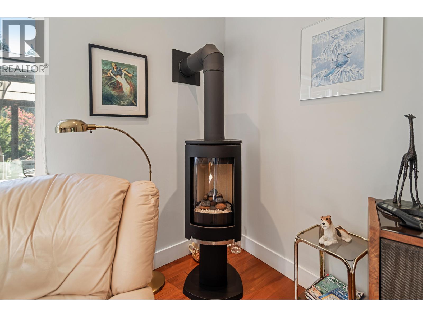 5005 BAY ROAD, Sechelt