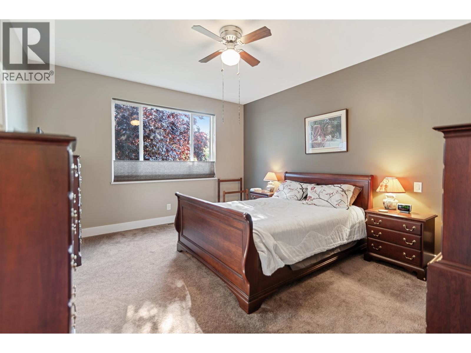 5005 BAY ROAD, Sechelt