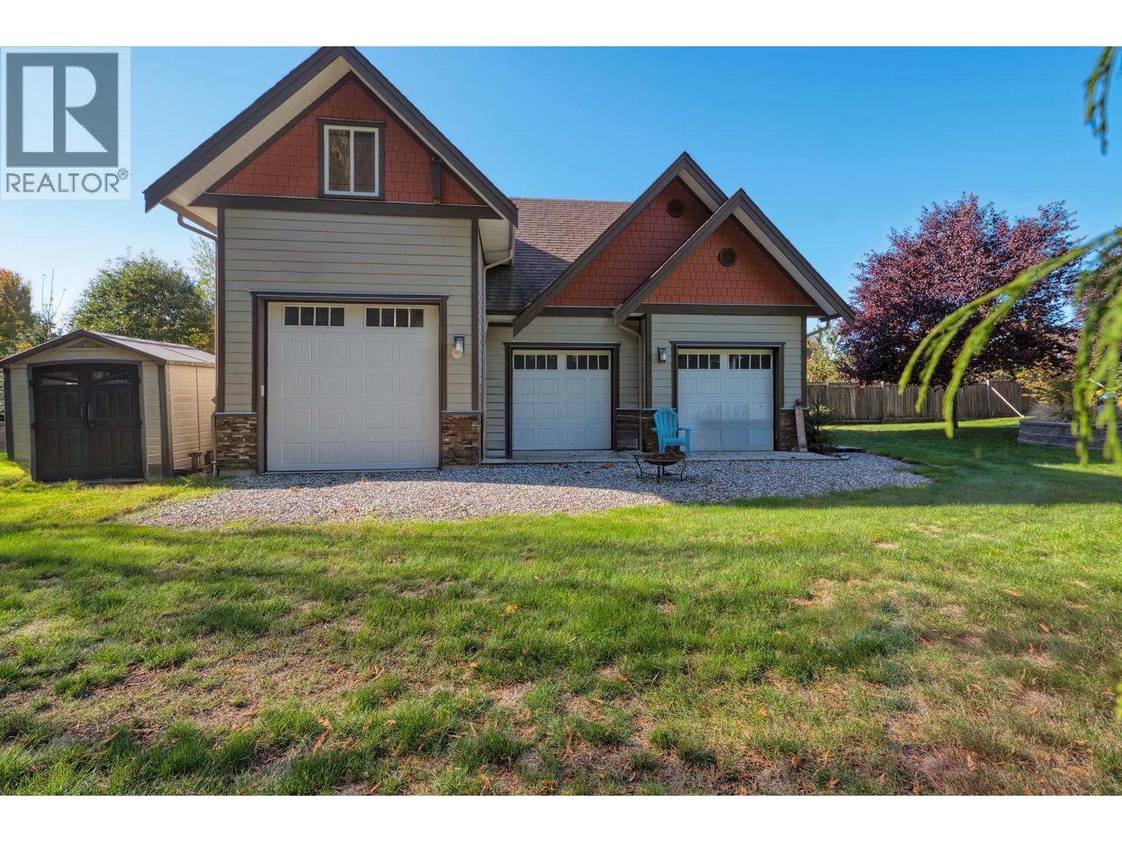 5005 BAY ROAD, Sechelt